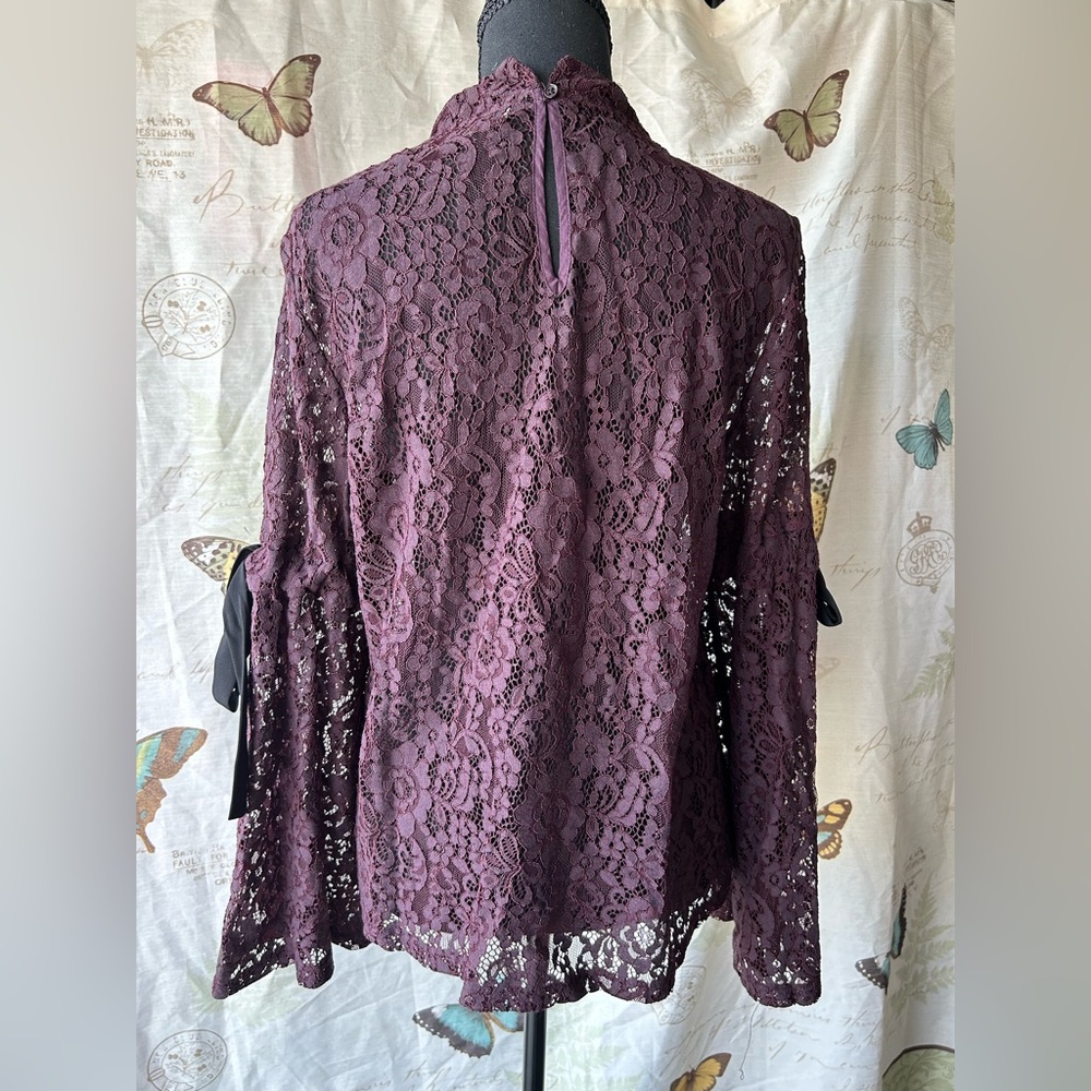 Ann Taylor LOFT open lace bow‎ tie bell sleeves - Picture 2 of 5
